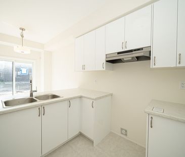 For Lease - 20 Dennis Avenue, Brantford, Ontario - Photo 6