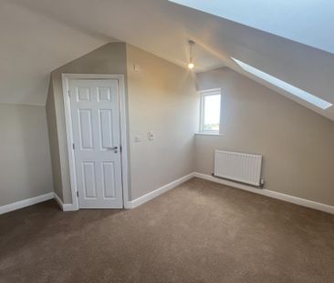 3 bedroom semi-detached house to rent - Photo 6