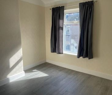 2 bedroom House To Let - Photo 3