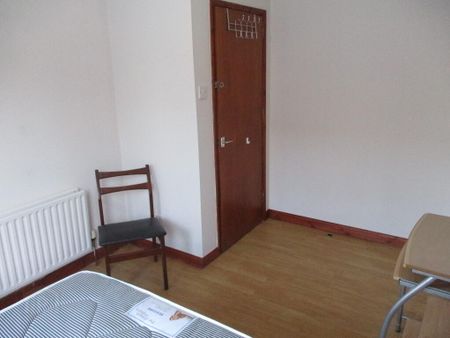 Two Great Apartments, 109 University Avenue, Queens Quarter, Belfast, BT7 1GY - Photo 5