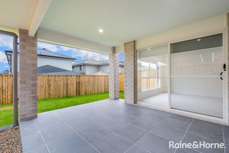Spacious Modern Family Home with Quality Finishes - Photo 5