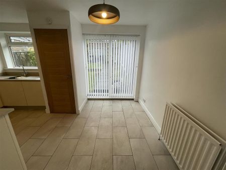 3 bedroom terraced house to rent - Photo 5