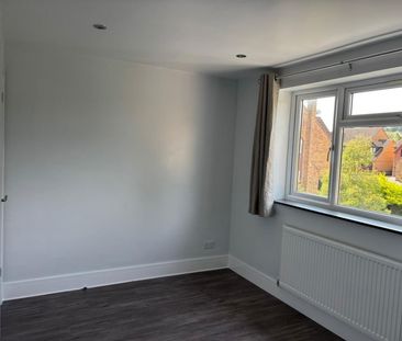 Deene Close, Market Harborough - Photo 3