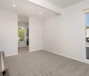 3 BEDROOM HOME IN BALLARAT EAST WITH LARGE BACKYARD - Photo 4