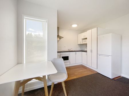 Welcome to 98a Woodman Drive in Tawa. - Photo 2