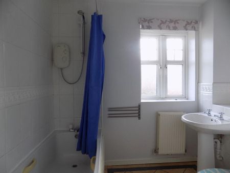 3 bedroom terraced house to rent - Photo 4