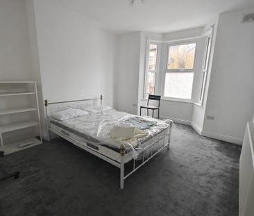 3 bedroom detached house to rent - Photo 2