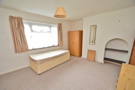 5 bedroom semi-detached house to rent - Photo 5