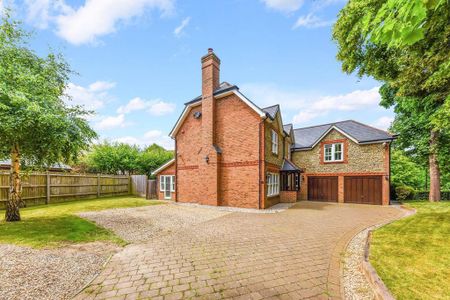 6 bedroom detached house to rent - Photo 2