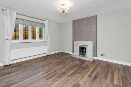 Deacons Close, Croft, WA3 - Photo 4