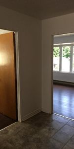 Cuisine 100% renovée, 4 1/2 disponible dès maintenant ! - Photo 4