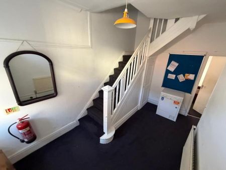 4 Bed Terraced House, Heald Grove, M14 - Photo 5