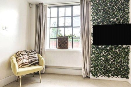 4 bedroom link detached house to rent - Photo 5