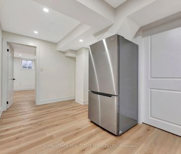 Detached Home For Lease | W9044225 - Photo 3