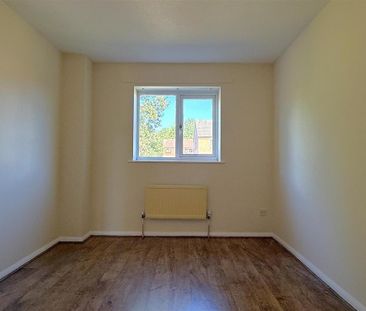 3 bedroom detached house to rent - Photo 4