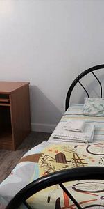 Studio apartment near McGill University - Photo 4