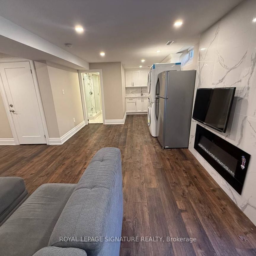 For Lease - 3940 Promontory Crescent Unit# Bsmt, Mississauga, Ontario - Photo 1