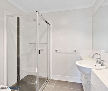 This impeccably presented lowset brick unit is sure to impress! - Photo 5