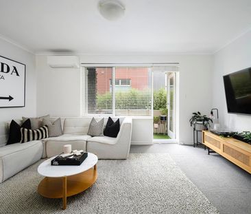 4/37 Flemington Street, Travancore VIC 3032 - Photo 4