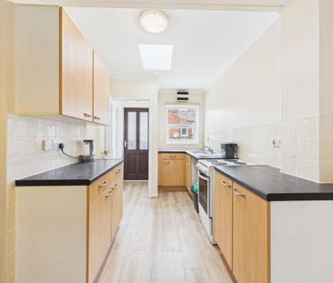 2 bedroom terraced house to rent - Photo 5