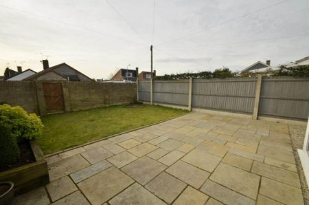 3 bedroom semi-detached house to rent - Photo 2