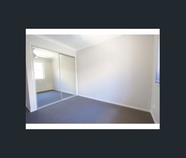 Stylish 4 Bedroom Family Home - Photo 2