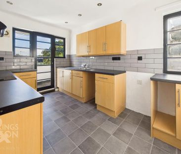 2 bedroom maisonette to rent - Photo 2