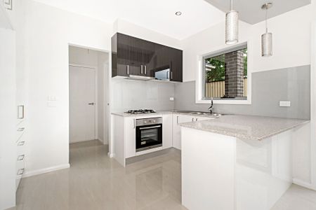 Charming Townhouse In Excellent Location - Photo 2