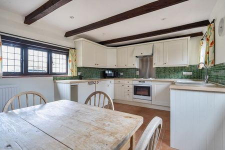 2 bedroom cottage to rent - Photo 2