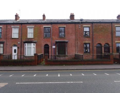 2 Bedroom Terraced House - Photo 1