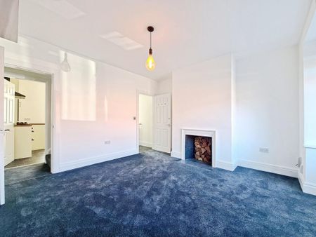 2 bedroom terraced house to rent - Photo 2