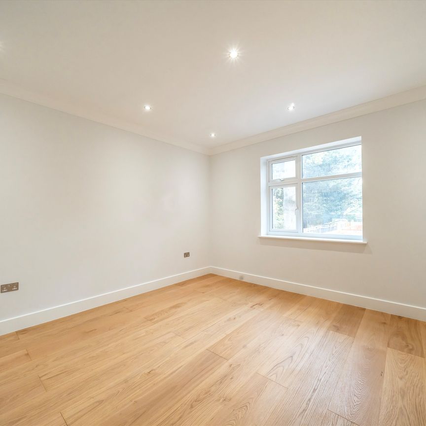 Chatsworth Road, North West London, NW2, London - Photo 1