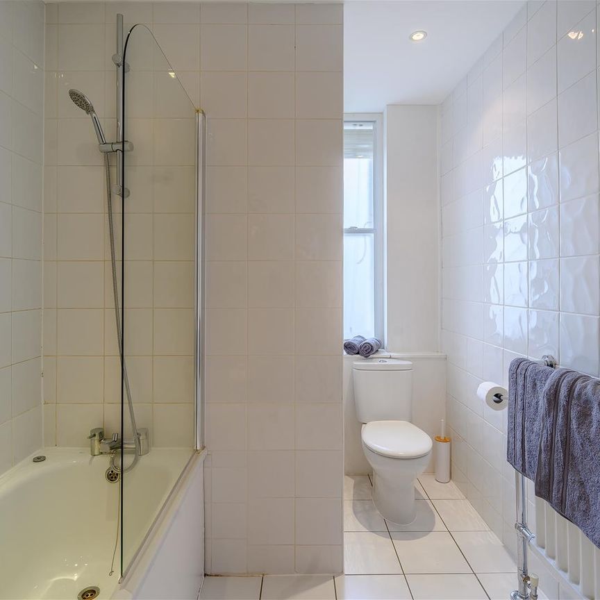 Hill Street, Mayfair - Photo 2