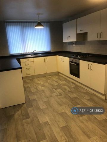 3 bedroom terraced house to rent - Photo 2