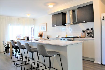 3 BEDROOM FAMILY HOME IN GREAT LOCATION - Photo 3