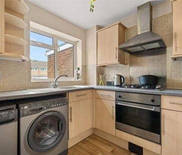 3 bedroom terraced house to rent - Photo 6