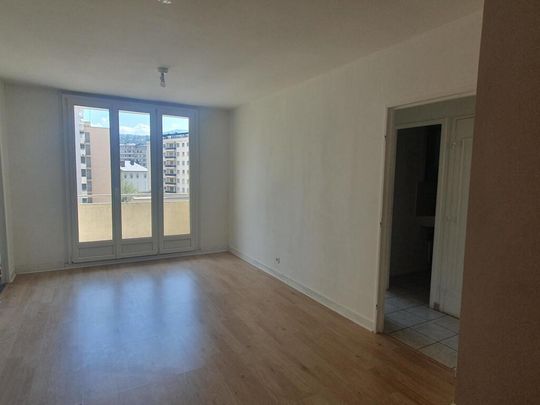 Location Appartement 4 pièces 67m² CHAMBERY 73000 - Photo 1