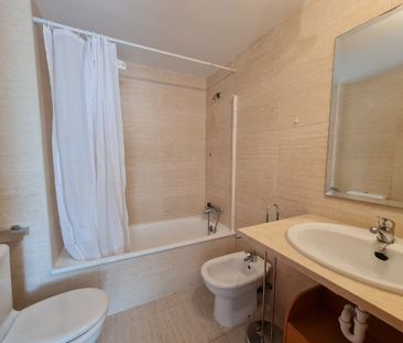 Piso de alquiler en Palau - Photo 1