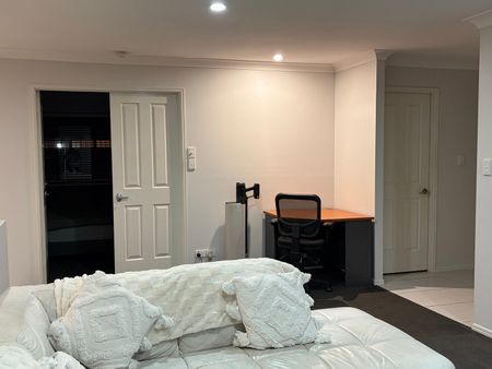 Upper Coomera - Photo 3