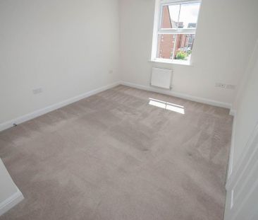 3 bedroom detached house to rent - Photo 2