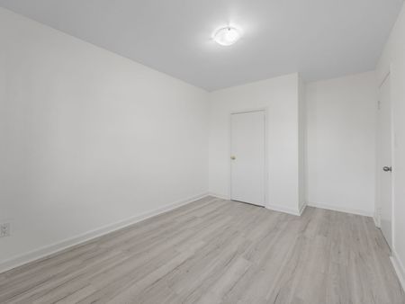 For Lease - 708 Carnegie Avenue Unit# Upper, Oshawa, Ontario - Photo 2