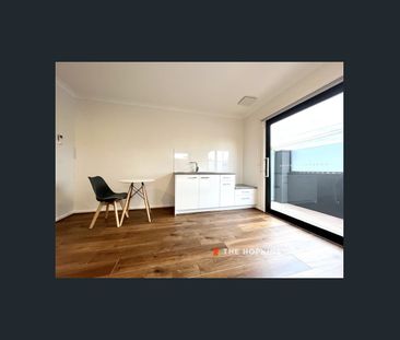 New generation studio living - at its best! - Photo 5