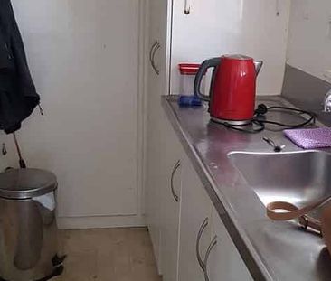 Renovated Charming 2BR Home with heat pump - Photo 3