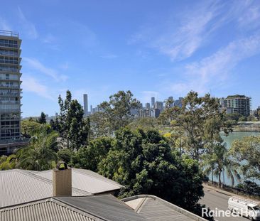 Stunning Furnished Apartment with River & City Views - Photo 2