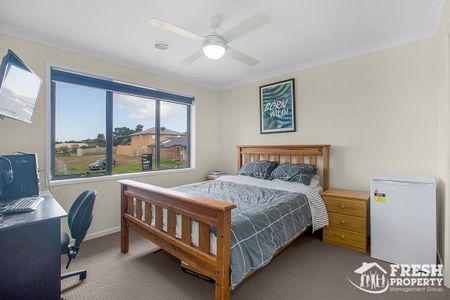 10 Chablis Court, WAURN PONDS VIC 3216 - Photo 3