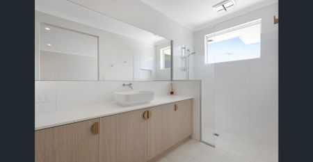 BRAND NEW COASTAL BUILD - 4x2 MODERN FAMILY HOME! - Photo 4