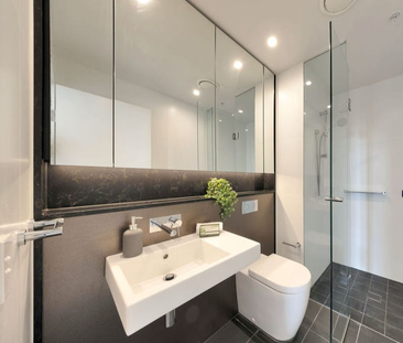 Fully Furnished 2-Bed Apartment with Panoramic City Views on Level 10 - Photo 6