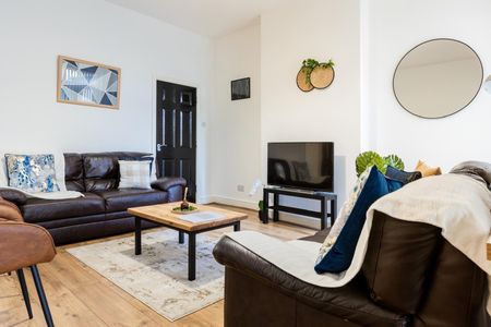 5 Bed Terraced House, Poplar Road, B66 - Photo 2