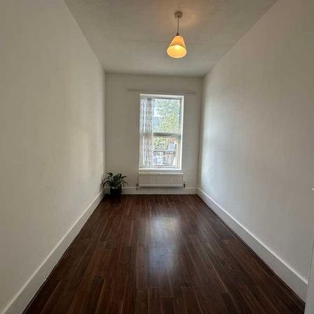 Kent View Gardens, Ilford, IG3 - Photo 4