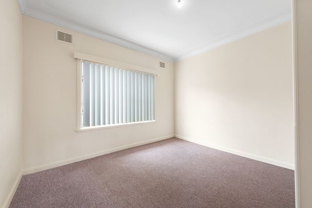 2/6 Armstrong Street, West Wollongong NSW 2500, West Wollongong - Photo 1